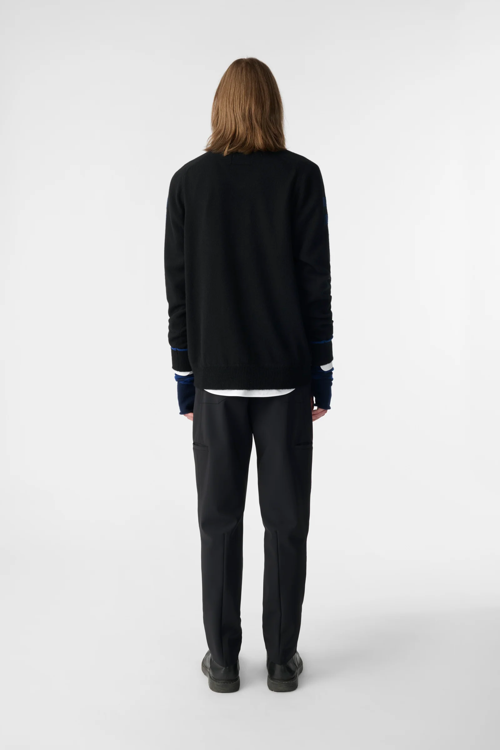 V Crew - Image 7